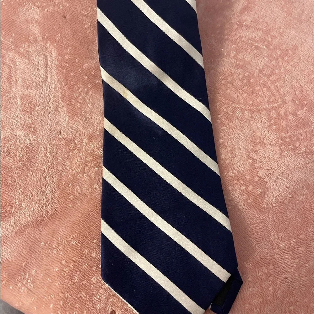 Croft & Barrow Navy and White Striped Tie